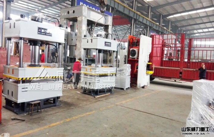 315噸液壓機(jī)車間