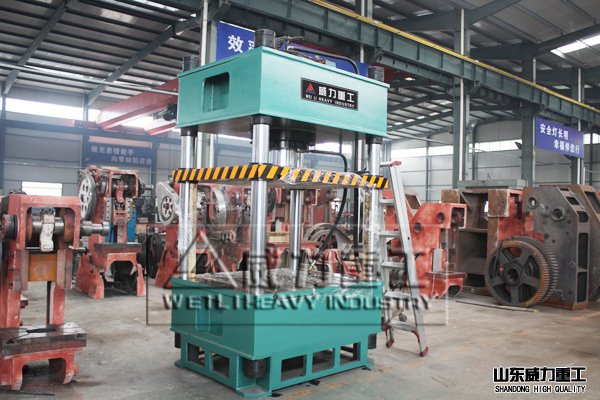 200噸液壓機(jī)車間