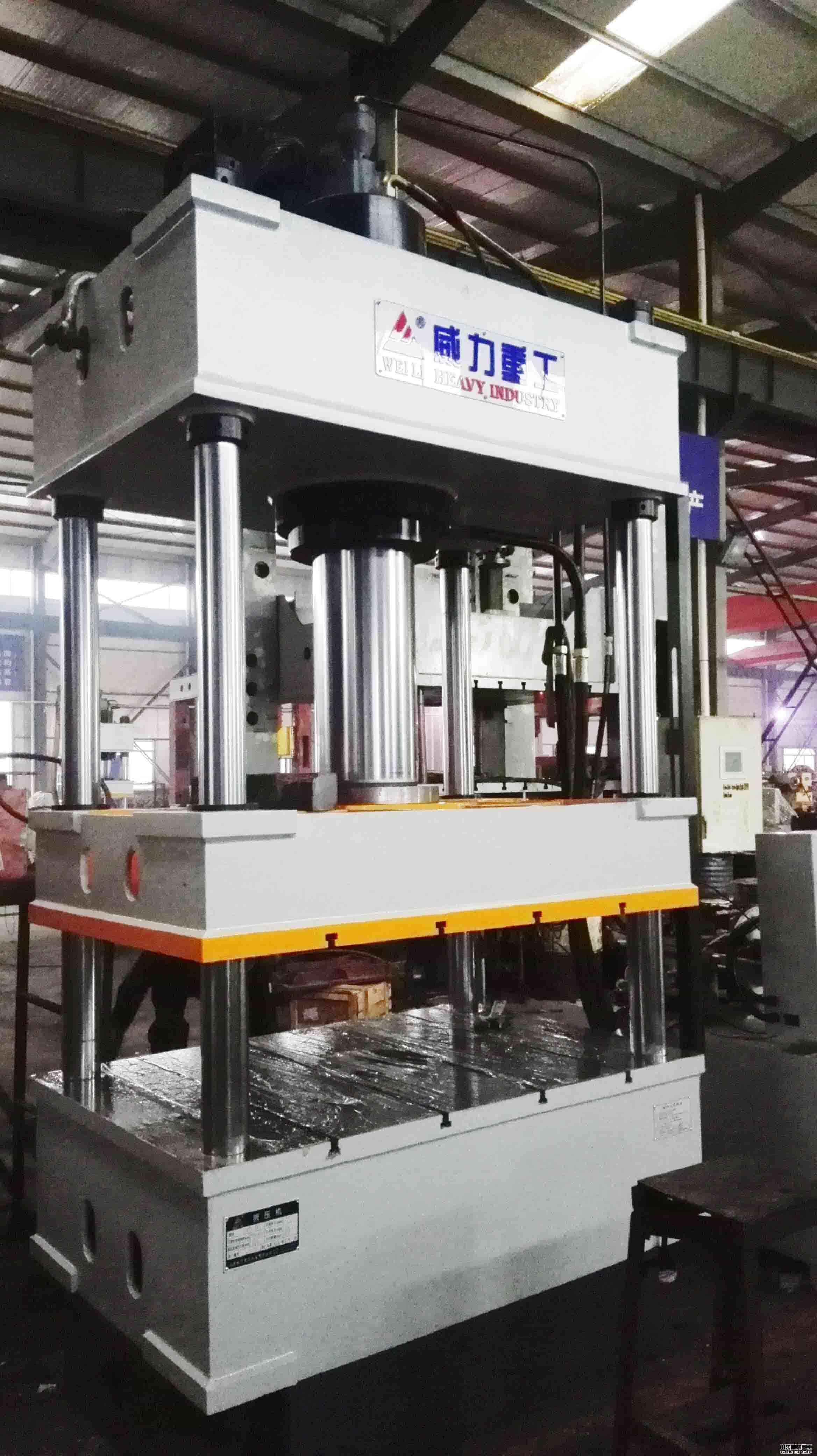 200噸四柱液壓機(jī)