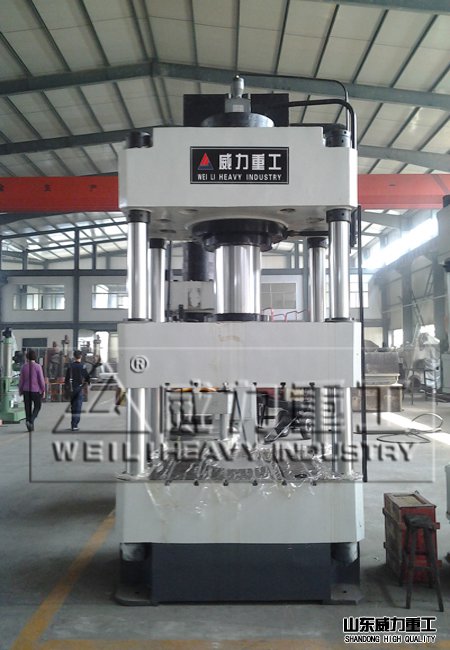 400噸液壓機(jī)車間