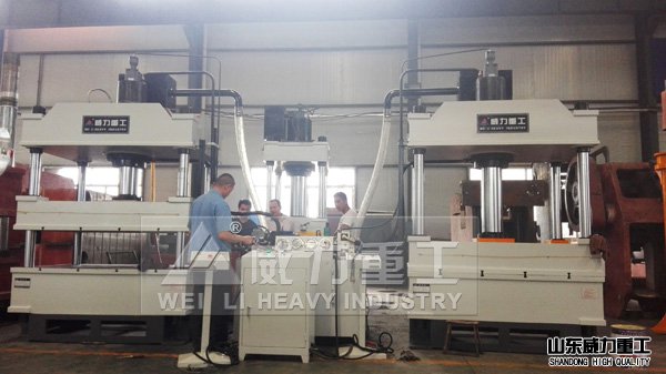 100噸液壓機(jī)車間