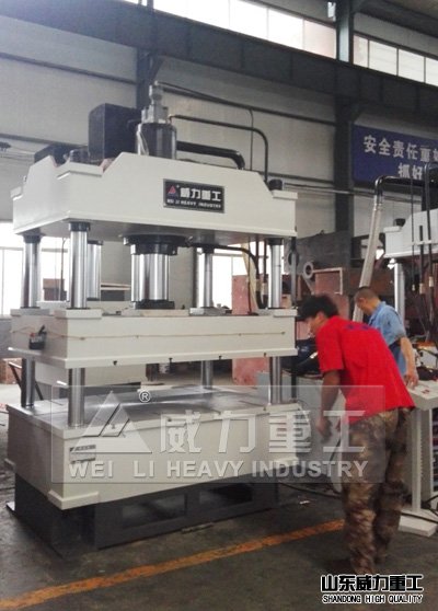 100噸四柱液壓機(jī)