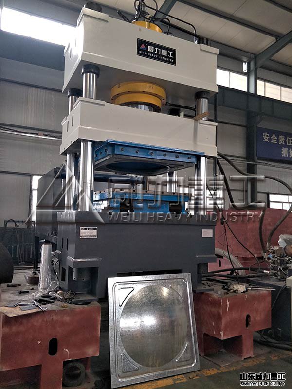 400噸不銹鋼水箱成型液壓機(jī)