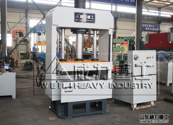 100噸液壓機(jī)車間