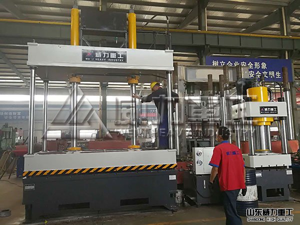 100噸液壓機車間