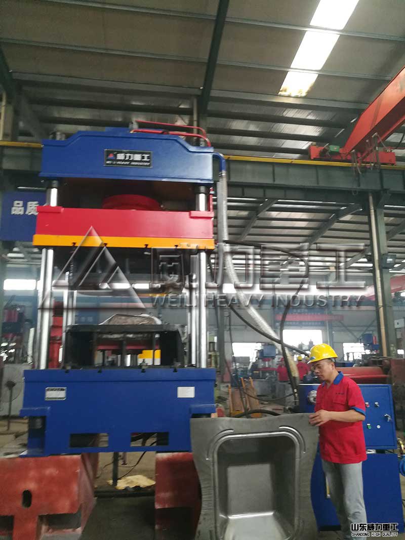 500噸灰斗車成型油壓機(jī)