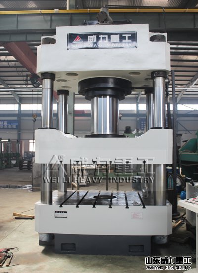 315噸液壓機(jī)車(chē)間