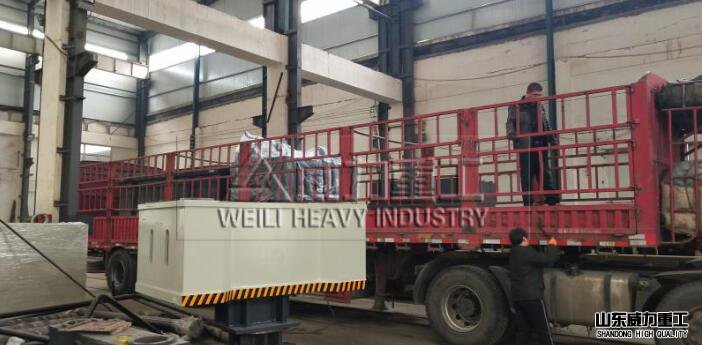 化糞池成型液壓機(jī)發(fā)往萊蕪