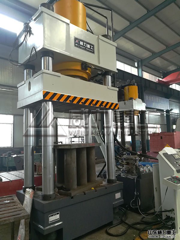 630噸液壓機(jī)車間