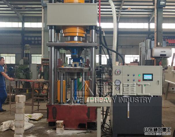 <b>200噸鹽磚成型液壓機(jī)</b>