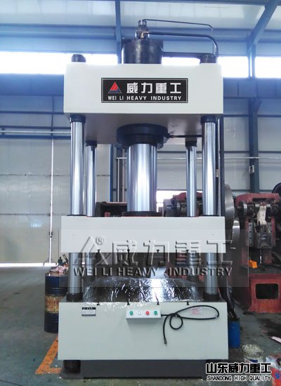 不銹鋼水箱成型機(jī)