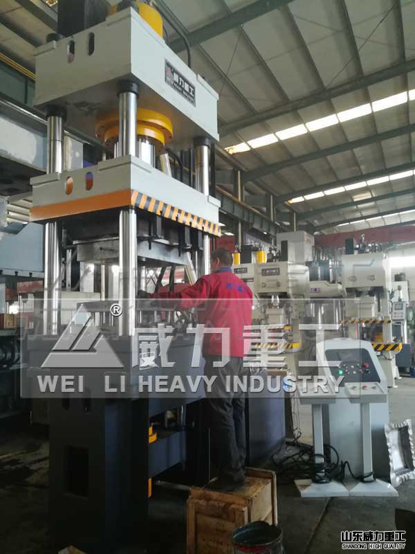 315噸液壓機帶拉伸模具