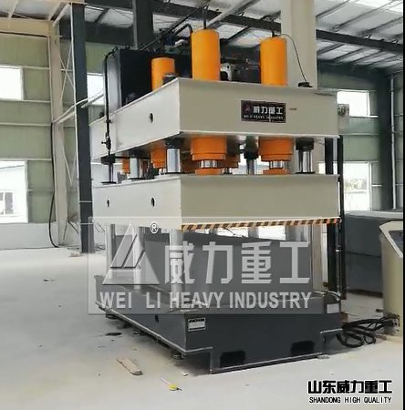 500噸液壓機江蘇客戶使用現(xiàn)場