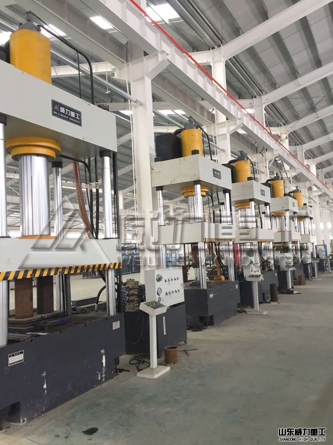 日照315噸液壓機(jī)現(xiàn)場(chǎng)