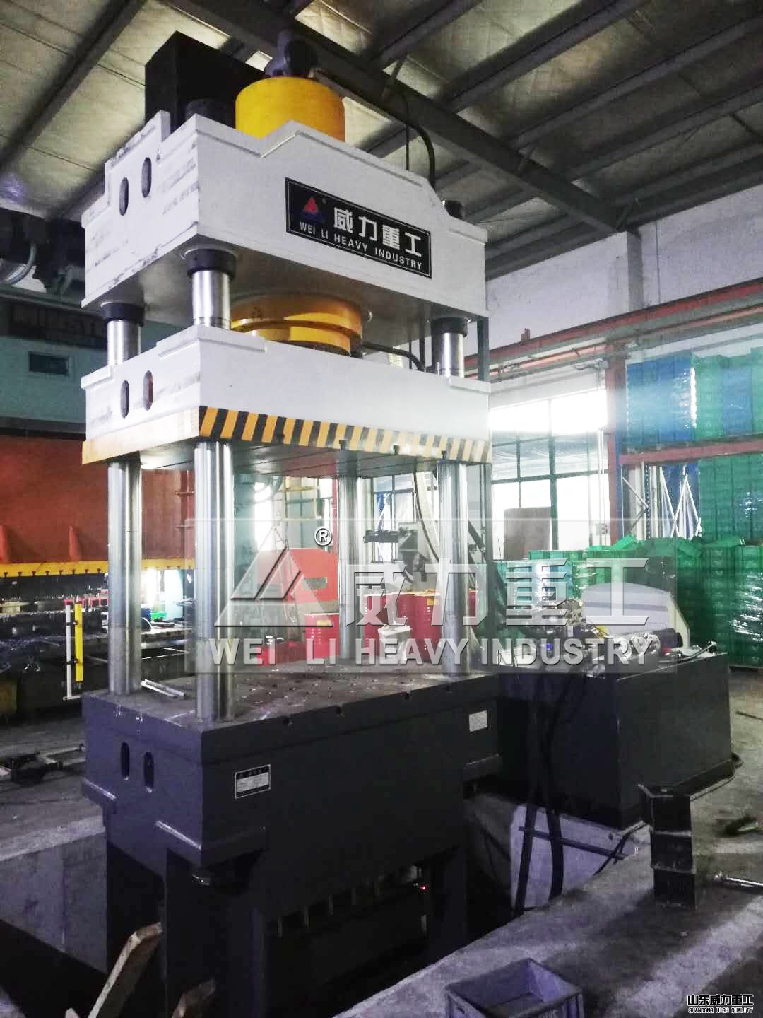 500噸液壓機帶液壓墊客戶現(xiàn)場