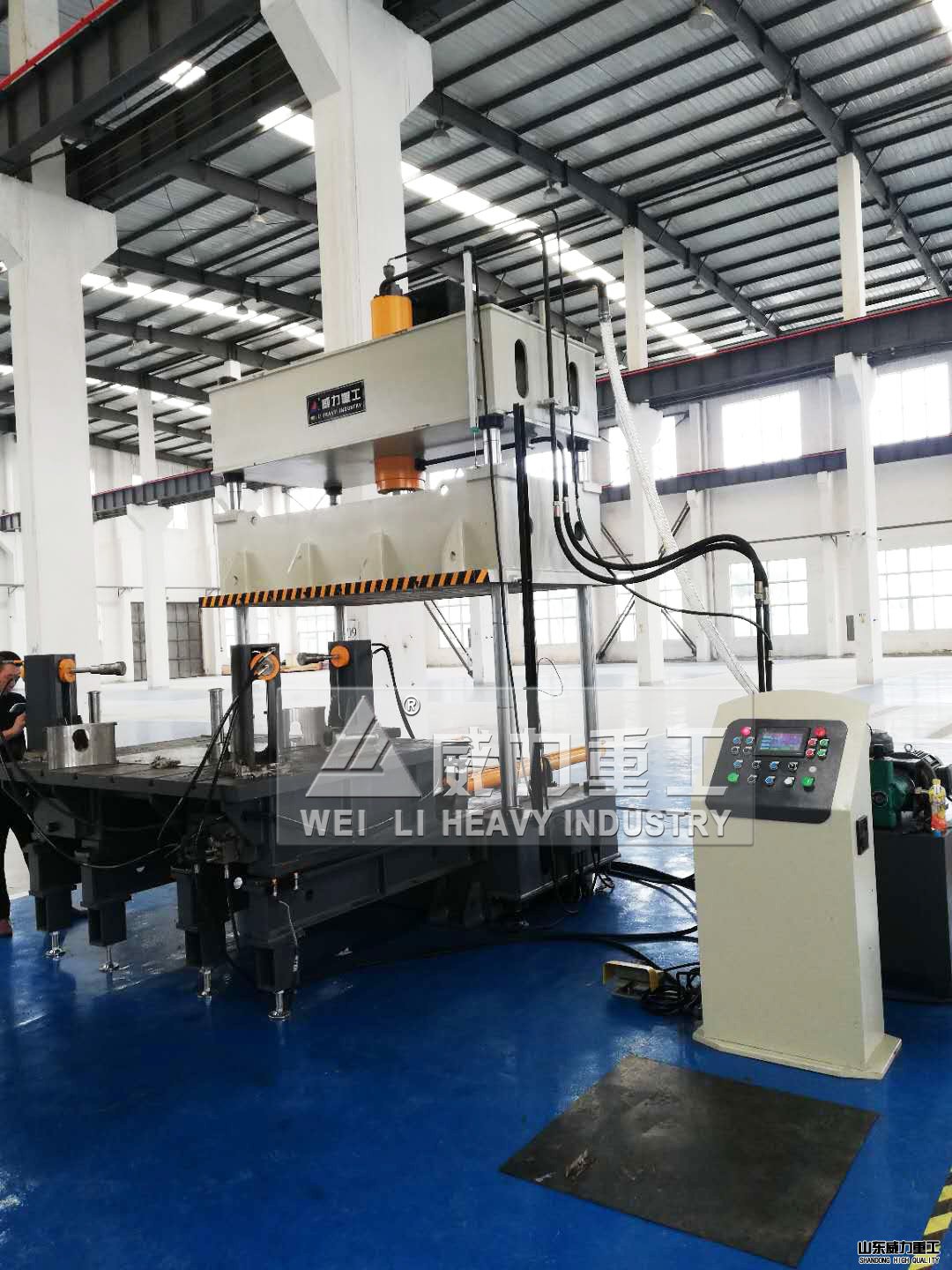 100噸大臺面液壓機