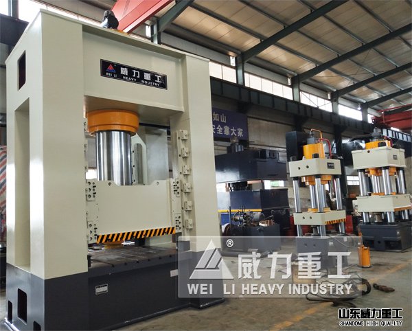 800噸框架式液壓機(jī)發(fā)貨前實(shí)拍