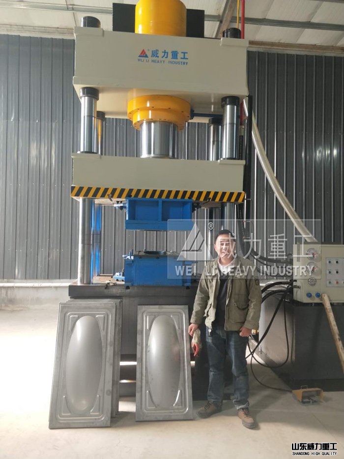 500噸不銹鋼水箱液壓機(jī)