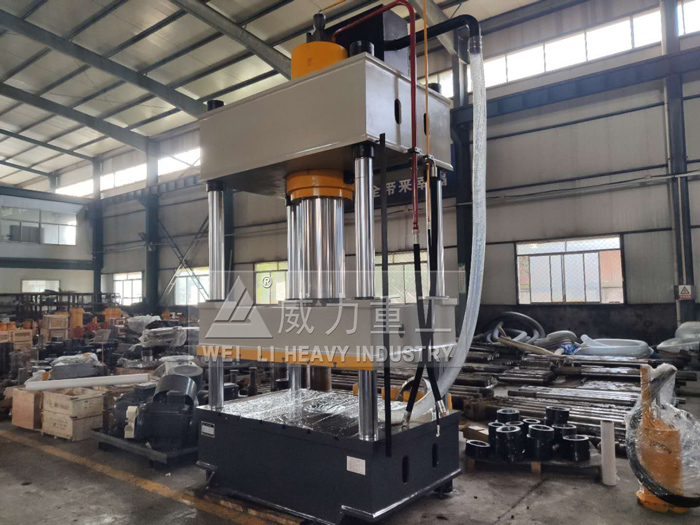 315噸液壓機(jī)加工漏糞板