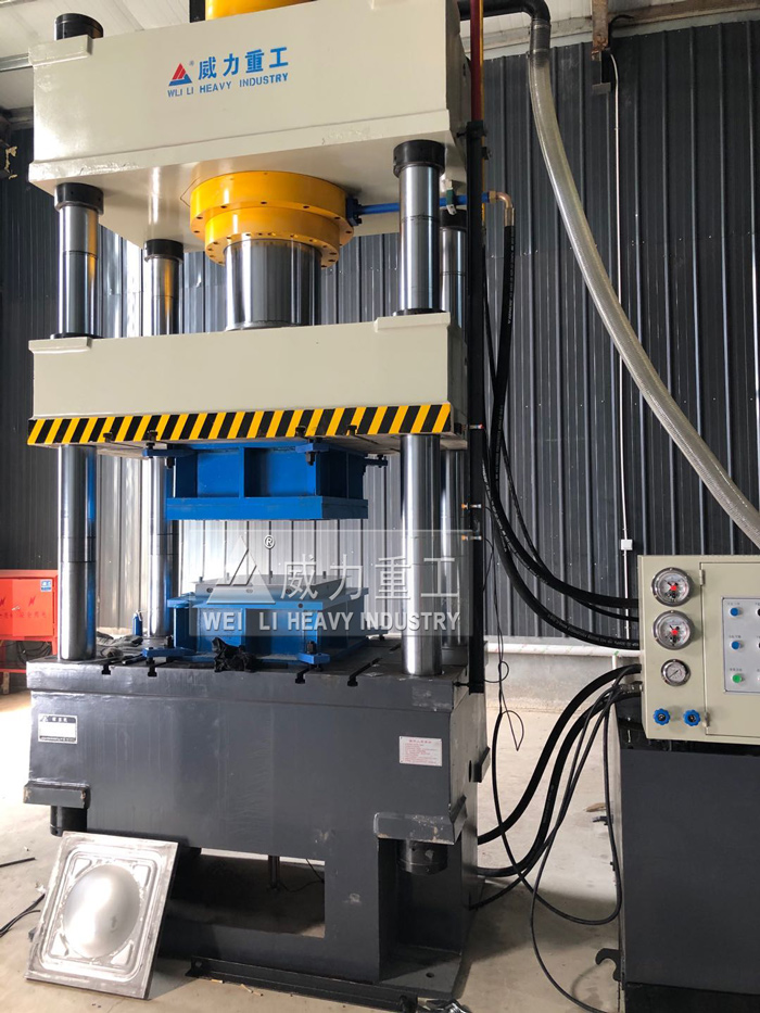 山東威力重工拉伸水箱專用液壓機
