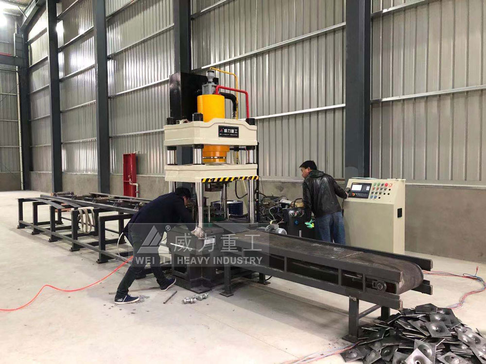 錨桿托盤自動(dòng)送料裝置