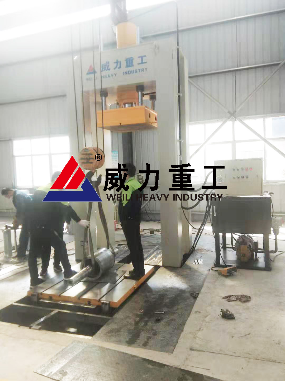 200噸液壓機客戶現(xiàn)場