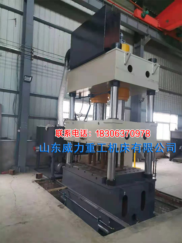 500噸液壓墊液壓機(jī)背面