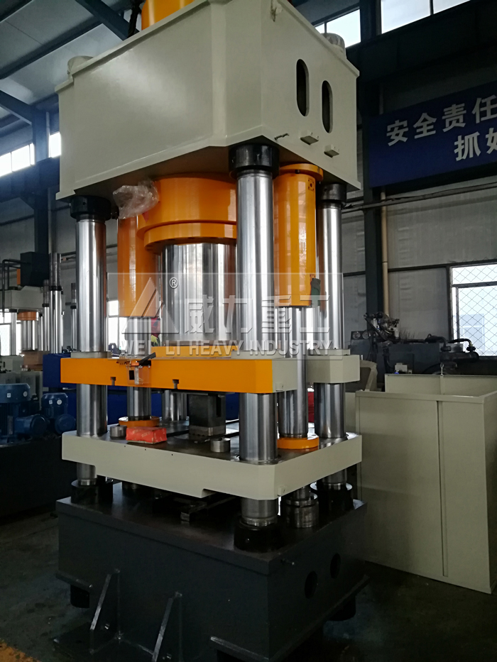 山東威力重工陶瓷塊成型機(jī)