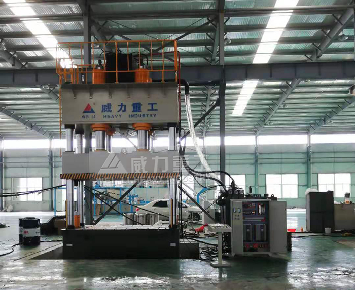 濾板熱壓設(shè)備四柱液壓機(jī)