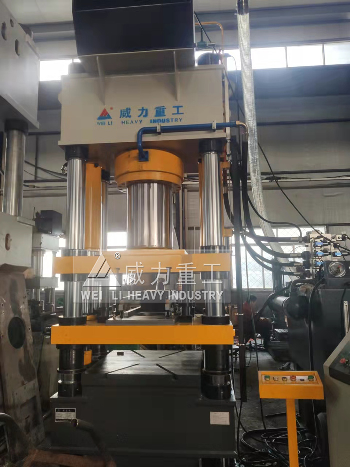 凈水劑粉末壓塊機(jī)