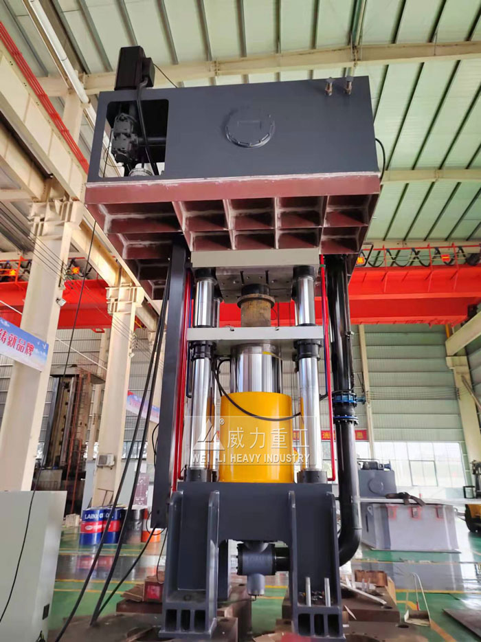 800噸四柱液壓機(jī)下頂缸結(jié)構(gòu)