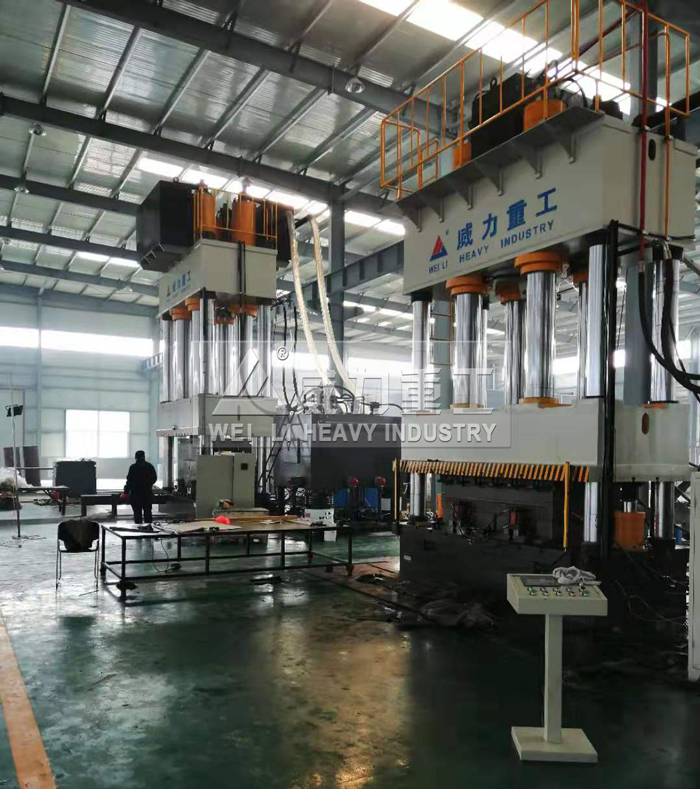 汽車配件液壓機(jī)加工車間