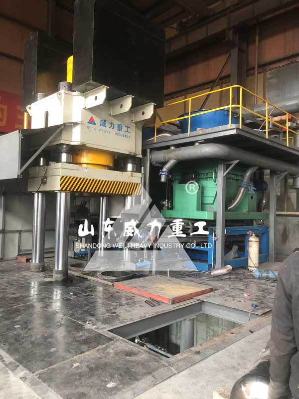 山東威力重工壓制梅花坩堝專用液壓機(jī)