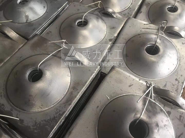 四柱液壓機(jī)壓制錨桿托盤(pán)成品