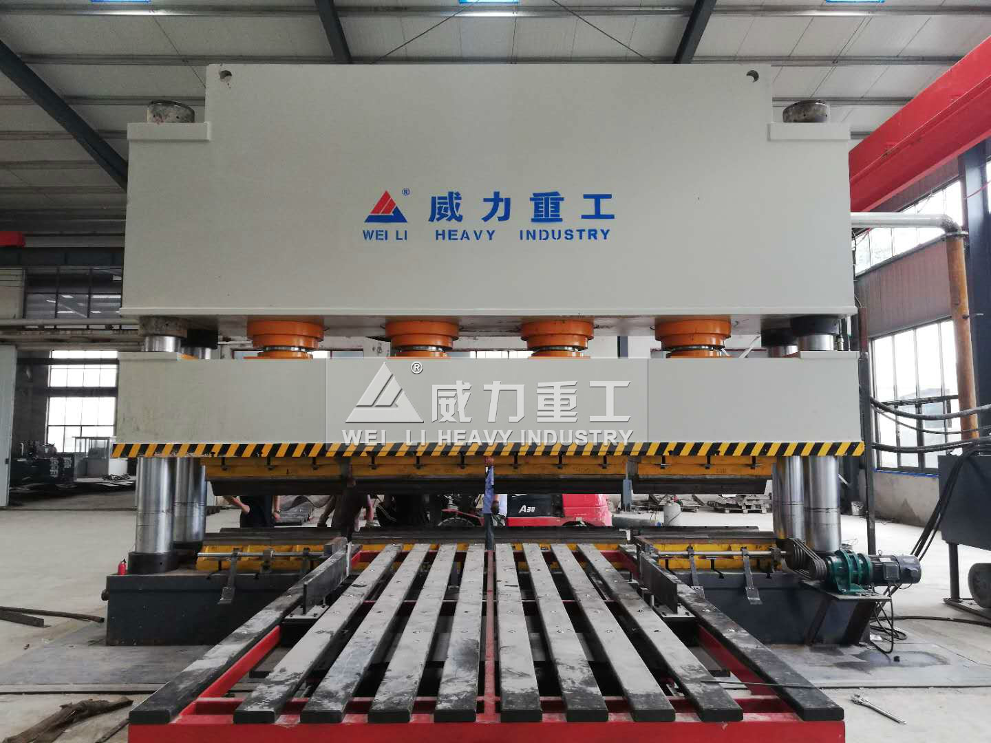 集裝箱側(cè)板液壓機(jī)四柱式結(jié)構(gòu)