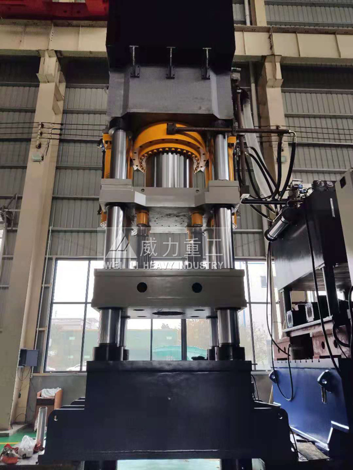 山東威力重工鐵粉壓塊液壓機(jī)