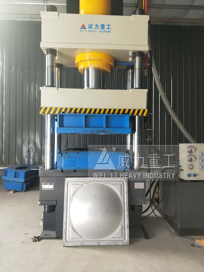 不銹鋼水箱液壓機(jī)