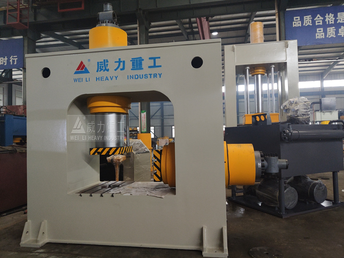 500噸多向鍛造液壓機(jī)加工車間