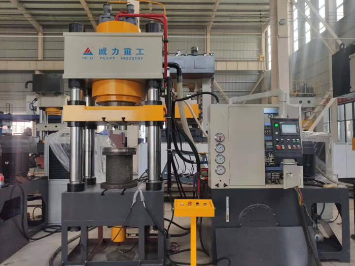 500噸四柱熱鍛液壓機細節(jié)